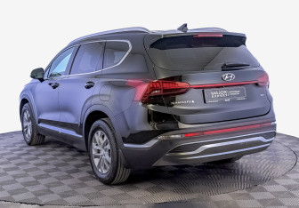 Подержанный автомобиль Hyundai Santa Fe 2022 года (7 фото)