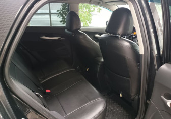 Подержанный автомобиль Toyota Auris Hatchback 2011 года (14 фото)