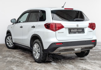 Подержанный автомобиль Suzuki Vitara 2021 года (7 фото)