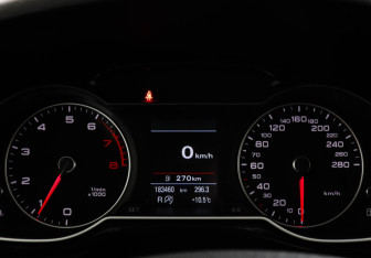 Подержанный автомобиль Audi A4 Sedan 2015 года (11 фото)