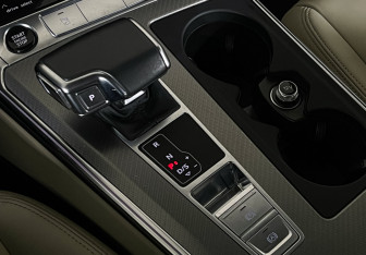Подержанный автомобиль Audi A6 Sedan 2020 года (17 фото)