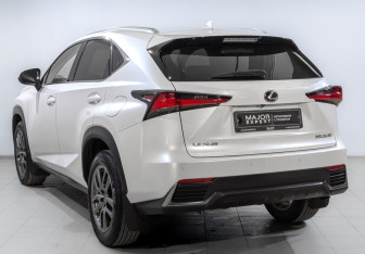 Подержанный автомобиль Lexus NX 2018 года (6 фото)
