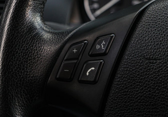 Подержанный автомобиль BMW X1 2013 года (19 фото)