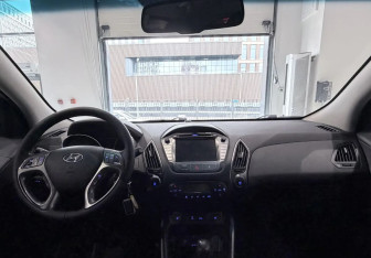 Подержанный автомобиль Hyundai ix35 2014 года (11 фото)