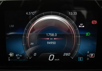 Подержанный автомобиль Mercedes-Benz GLB 2020 года (12 фото)