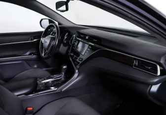 Подержанный автомобиль Toyota Camry Sedan 2020 года (11 фото)