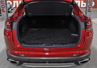 Подержанный автомобиль Geely Tugella 2022 года (10 фото)