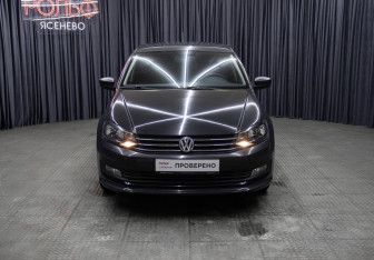 Подержанный автомобиль Volkswagen Polo Sedan 2016 года (2 фото)