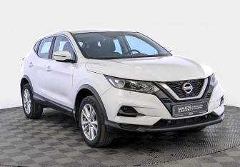 Подержанный автомобиль Nissan Qashqai 2022 года (3 фото)