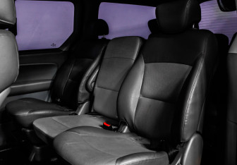 Подержанный автомобиль Hyundai Grand Starex 2011 года (12 фото)