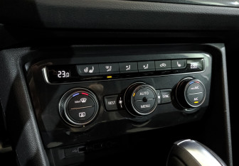 Подержанный автомобиль Volkswagen Tiguan 2020 года (20 фото)