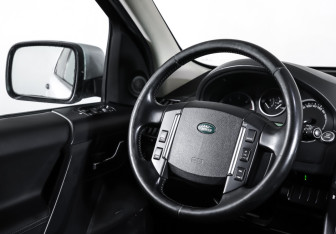 Подержанный автомобиль Land Rover Freelander 2010 года (15 фото)