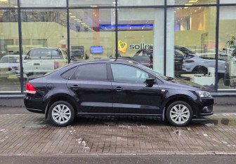 Подержанный автомобиль Volkswagen Polo Sedan 2012 года (4 фото)