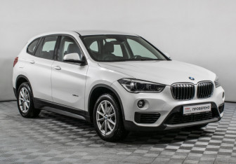Подержанный автомобиль BMW X1 2017 года (3 фото)