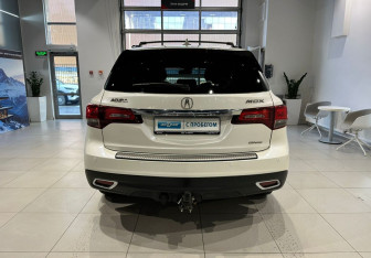 Подержанный автомобиль Acura MDX 2014 года (5 фото)