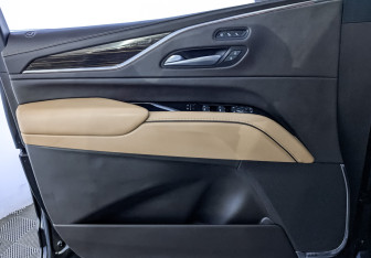 Подержанный автомобиль Cadillac Escalade Suv 2022 года (19 фото)