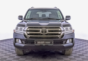 Подержанный автомобиль Toyota Land Cruiser Suv 2016 года (2 фото)