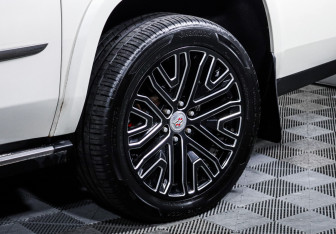 Подержанный автомобиль Cadillac Escalade Suv 2015 года (15 фото)