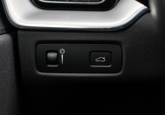 Подержанный автомобиль Volvo XC60 2019 года (23 фото)