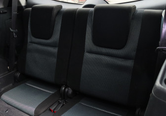 Подержанный автомобиль Toyota Corolla Verso 2006 года (8 фото)