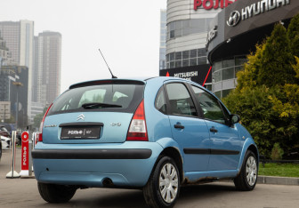 Подержанный автомобиль Citroen C3 Hatchback 2009 года (4 фото)