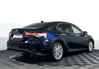 Подержанный автомобиль Toyota Camry Sedan 2018 года (5 фото)