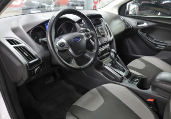 Подержанный автомобиль Ford Focus Sedan 2012 года (16 фото)