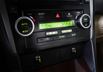 Подержанный автомобиль Toyota Camry Sedan 2012 года (18 фото)