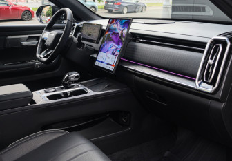 Подержанный автомобиль Jaecoo J7 2025 года (9 фото)