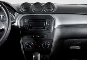 Подержанный автомобиль Suzuki Vitara 2018 года (13 фото)