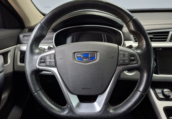 Подержанный автомобиль Geely Atlas 2018 года (17 фото)