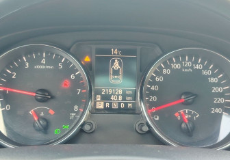 Подержанный автомобиль Nissan Qashqai+2 2010 года (18 фото)