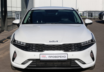 Подержанный автомобиль Kia K5 2021 года (2 фото)