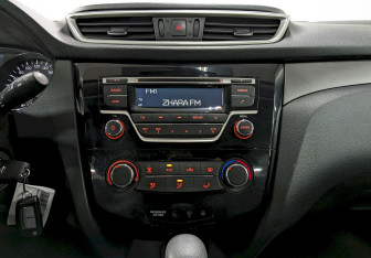 Подержанный автомобиль Nissan Qashqai 2014 года (22 фото)