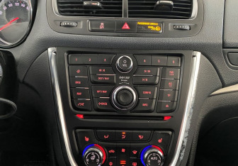 Подержанный автомобиль Opel Mokka 2015 года (13 фото)