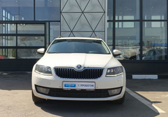 Подержанный автомобиль Skoda Octavia Wagon 2013 года (2 фото)