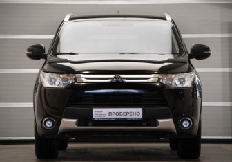 Подержанный автомобиль Mitsubishi Outlander 2014 года (2 фото)
