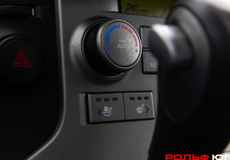 Подержанный автомобиль Hyundai Grand Starex 2014 года (15 фото)
