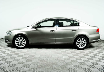 Подержанный автомобиль Volkswagen Passat Sedan 2012 года (3 фото)
