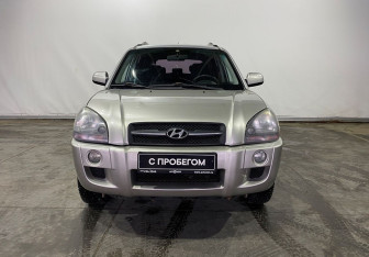 Подержанный автомобиль Hyundai Tucson 2006 года (2 фото)