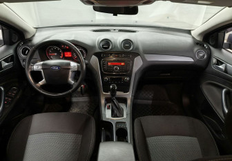 Подержанный автомобиль Ford Mondeo Sedan 2013 года (13 фото)