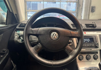 Подержанный автомобиль Volkswagen Passat Wagon 2007 года (15 фото)