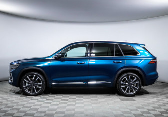 Подержанный автомобиль Geely Monjaro 2023 года (8 фото)