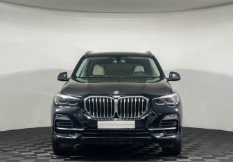 Подержанный автомобиль BMW X5 2020 года (3 фото)
