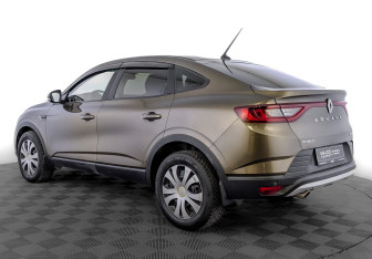 Подержанный автомобиль Renault Arkana 2019 года (7 фото)