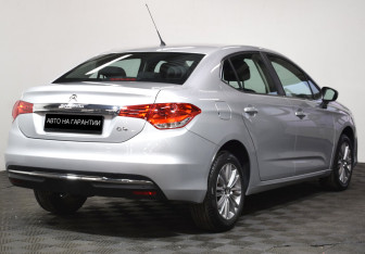 Подержанный автомобиль Citroen C4 Sedan 2020 года (3 фото)