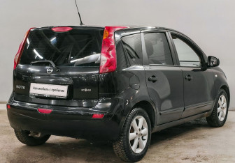 Подержанный автомобиль Nissan Note 2008 года (5 фото)