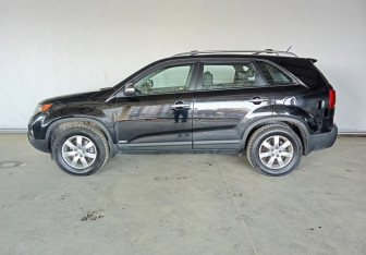 Подержанный автомобиль Kia Sorento 2010 года (7 фото)