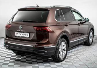 Подержанный автомобиль Volkswagen Tiguan 2021 года (5 фото)
