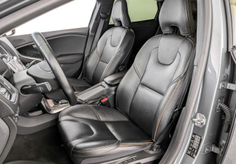 Подержанный автомобиль Volvo V40 Hatchback 2019 года (20 фото)